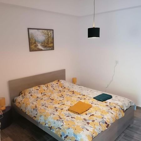 Zagreb 2 Botanical Garden Budget Apartment Bagian luar foto